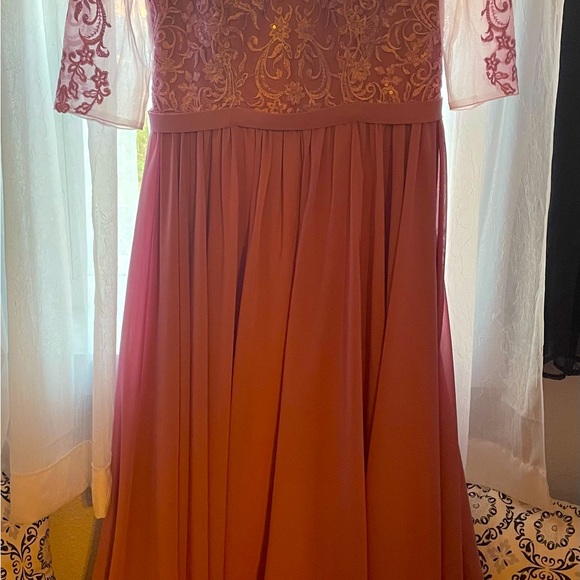 JJ’s House Dresses & Skirts - MOTHER OF THE BRIDE DRESS/excellent condition